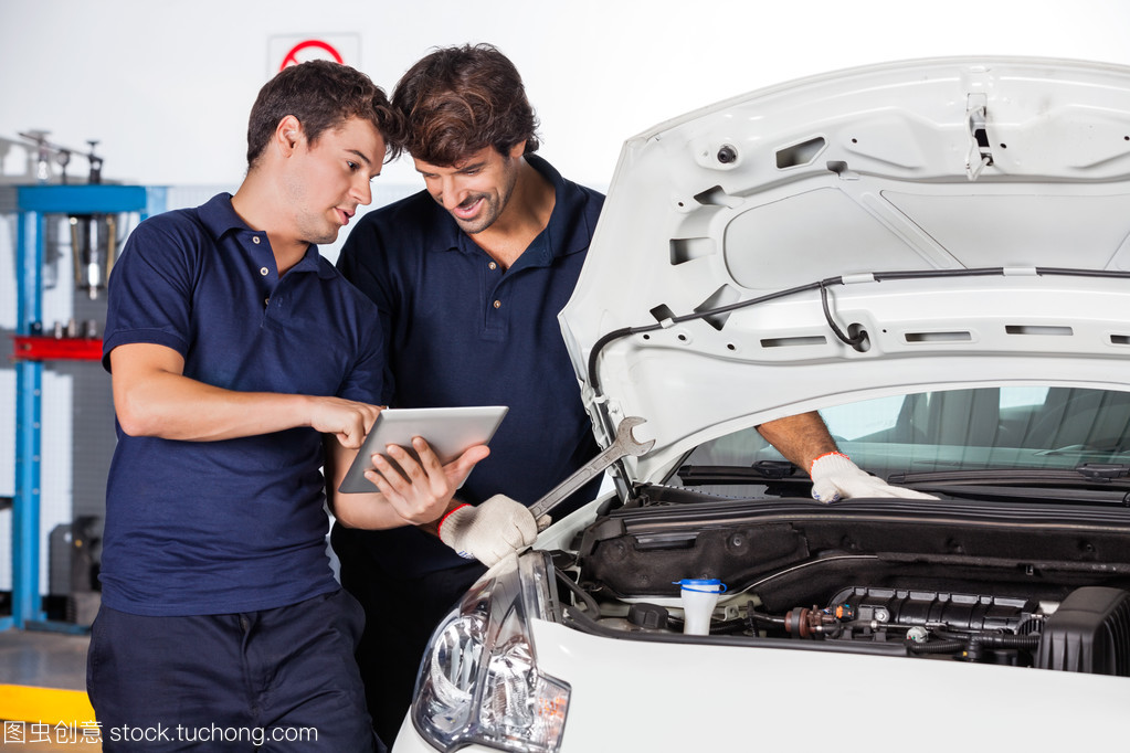 力學(xué)原理在車(chē)載平板電腦與汽車(chē)電腦板維修培訓(xùn)中的綜合應(yīng)用